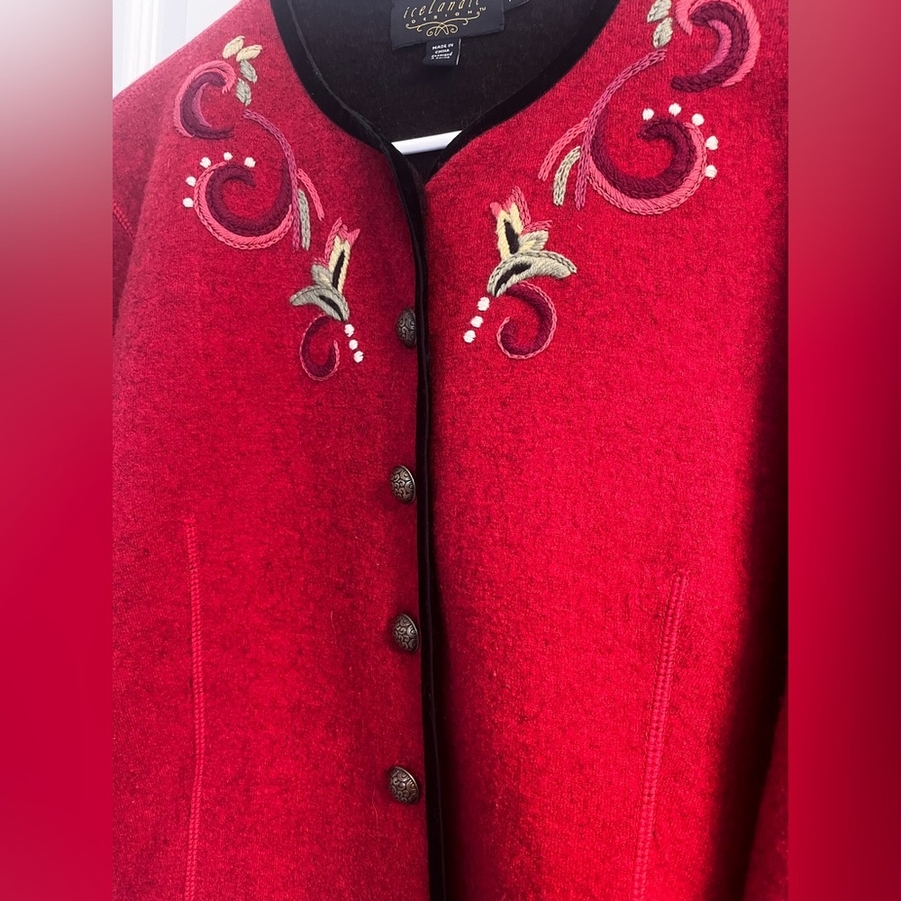 Icelandic Designs Wool Embroidered Cardigan‎ Velvet Trim Size Medium - Picture 2 of 11